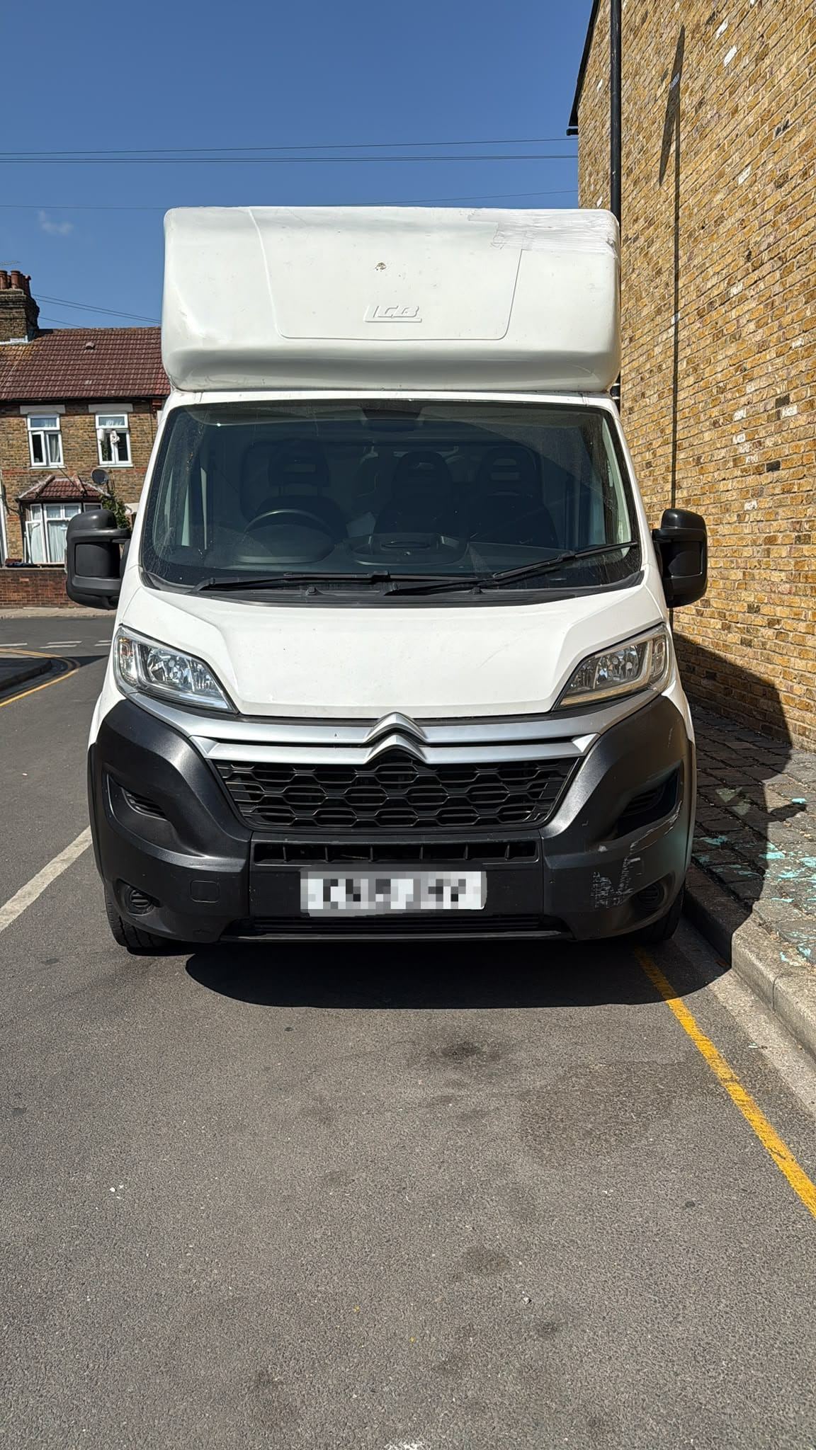 Carry Folk Citroën Relay Luton van, front view